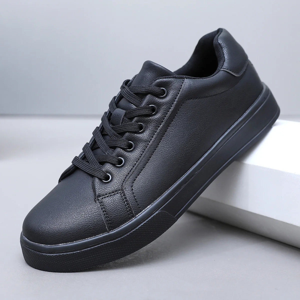Classic Man Sneakers