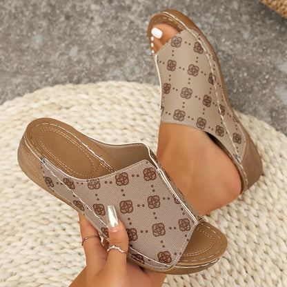 Classic printed platform sandals