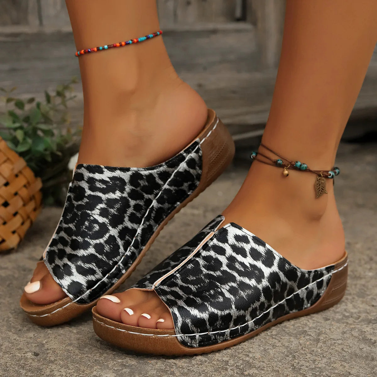 Classic printed platform sandals