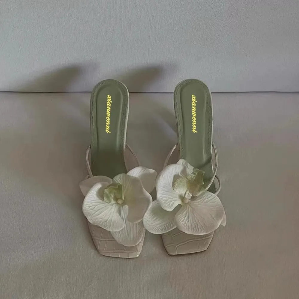 Elegant Flowers Design Women's Sandals